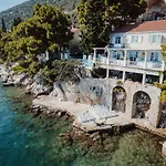 Villa Mey\'S Place On The Beach