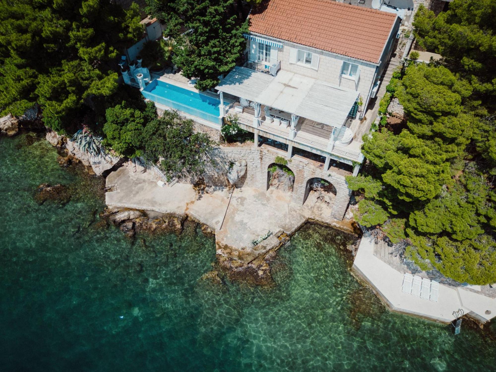 Vila Mey's Place On The